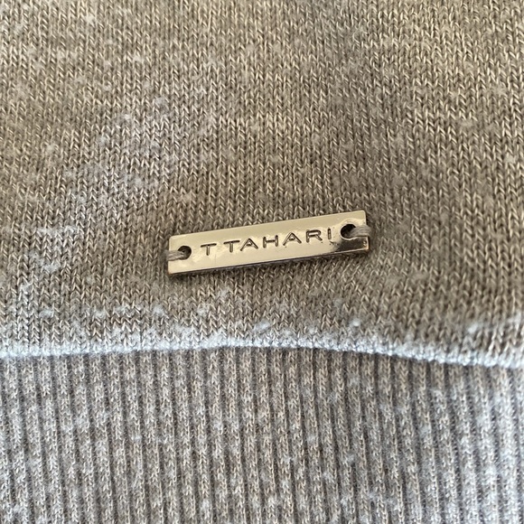 Tahari Ruffle Sweater - Large - Picture 4 of 8